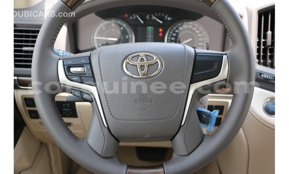 Buy Import Toyota Land Cruiser White Car in Import - Dubai in Conakry Buy Import Toyota Land Cruiser White Car in Import - Dubai in Conakry