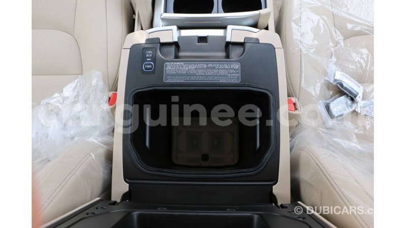 Big with watermark toyota land cruiser conakry import dubai 4887