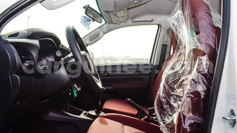 Big with watermark toyota hilux conakry import dubai 4888