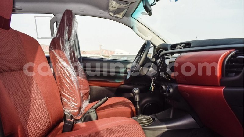 Big with watermark toyota hilux conakry import dubai 4888