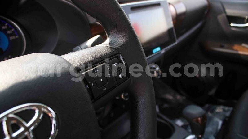 Big with watermark toyota hilux conakry import dubai 4890