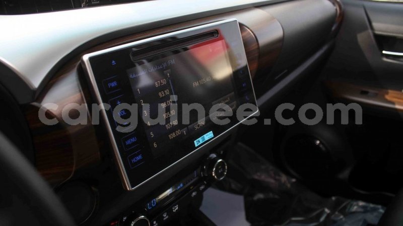 Big with watermark toyota hilux conakry import dubai 4890