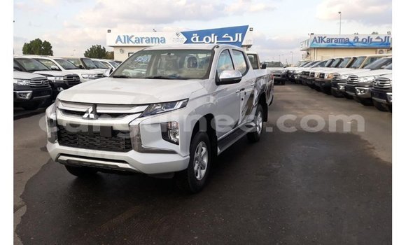 Buy Import Mitsubishi L200 White Car in Import - Dubai in Conakry Buy Import Mitsubishi L200 White Car in Import - Dubai in Conakry