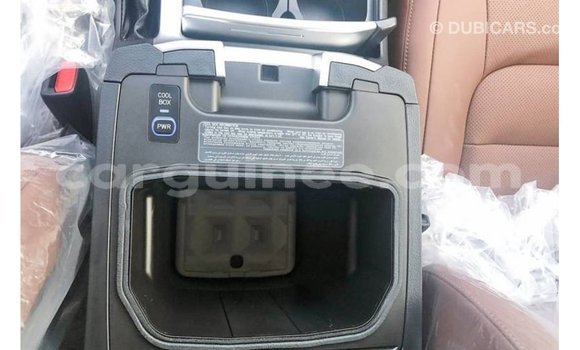 Acheter Import Voiture Toyota Land Cruiser Noir à Import - Dubai, Conakry Acheter Import Voiture Toyota Land Cruiser Noir à Import - Dubai, Conakry