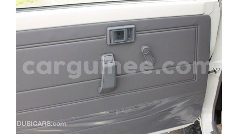 Big with watermark toyota land cruiser conakry import dubai 4901