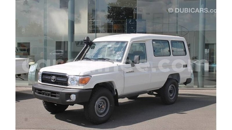 Big with watermark toyota land cruiser conakry import dubai 4901