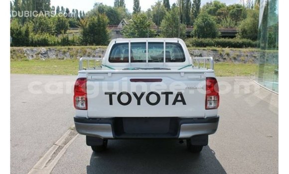 Buy Import Toyota Hilux White Car in Import - Dubai in Conakry Buy Import Toyota Hilux White Car in Import - Dubai in Conakry
