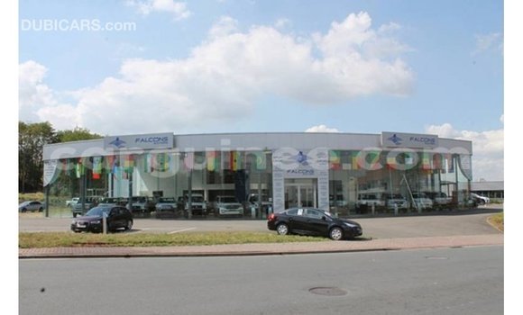 Buy Import Toyota Hilux White Car in Import - Dubai in Conakry Buy Import Toyota Hilux White Car in Import - Dubai in Conakry