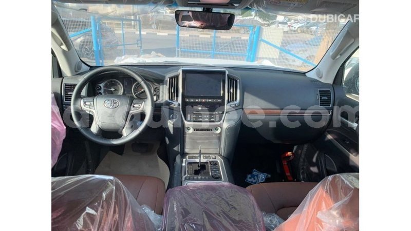 Big with watermark toyota land cruiser conakry import dubai 4906