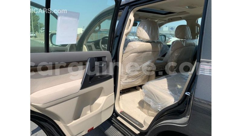 Big with watermark toyota land cruiser conakry import dubai 4908