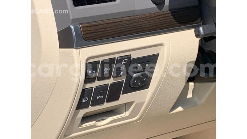 Big with watermark toyota land cruiser conakry import dubai 4908