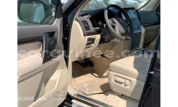 Buy Import Toyota Land Cruiser Black Car in Import - Dubai in Conakry Buy Import Toyota Land Cruiser Black Car in Import - Dubai in Conakry