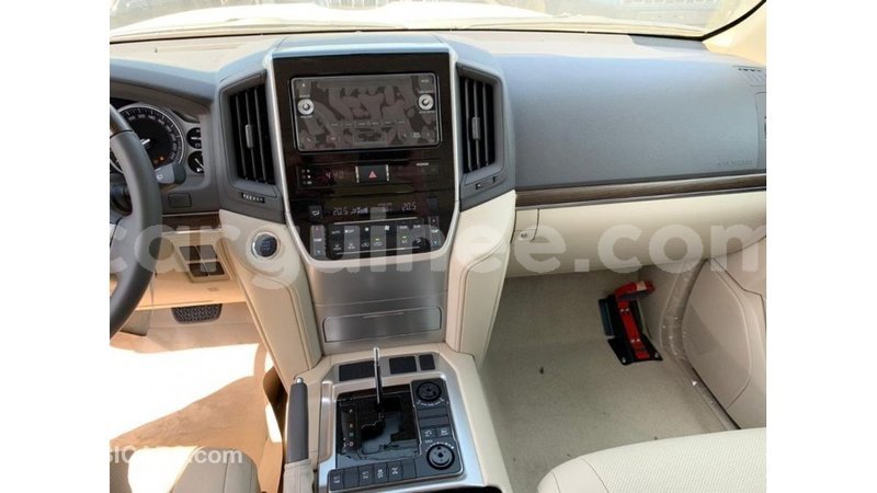 Big with watermark toyota land cruiser conakry import dubai 4908