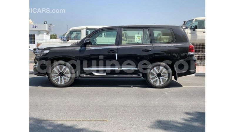 Big with watermark toyota land cruiser conakry import dubai 4908