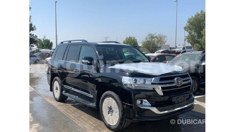 Big with watermark toyota land cruiser conakry import dubai 4913