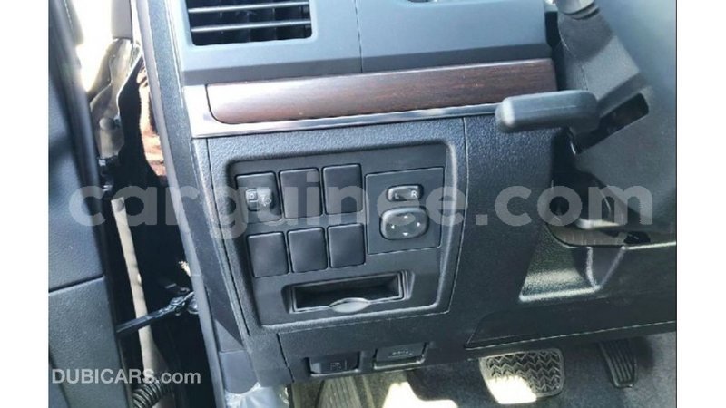 Big with watermark toyota land cruiser conakry import dubai 4915