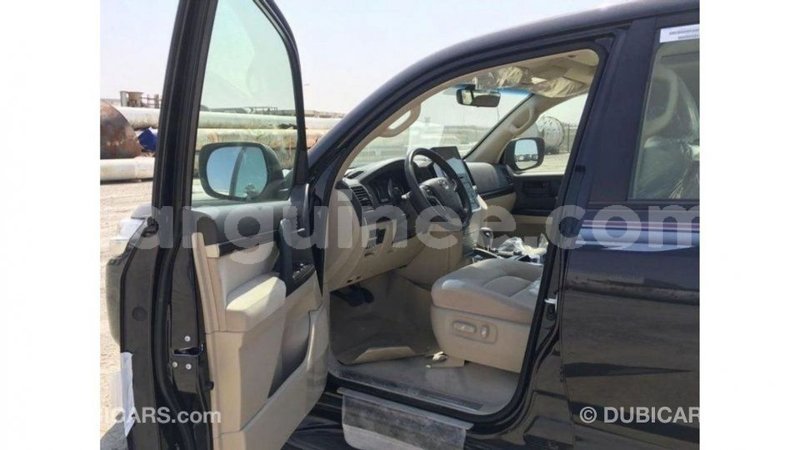 Big with watermark toyota land cruiser conakry import dubai 4919