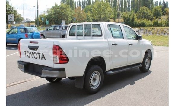 Buy Import Toyota Hilux White Car in Import - Dubai in Conakry Buy Import Toyota Hilux White Car in Import - Dubai in Conakry