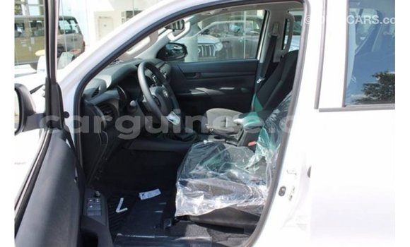 Buy Import Toyota Hilux White Car in Import - Dubai in Conakry Buy Import Toyota Hilux White Car in Import - Dubai in Conakry