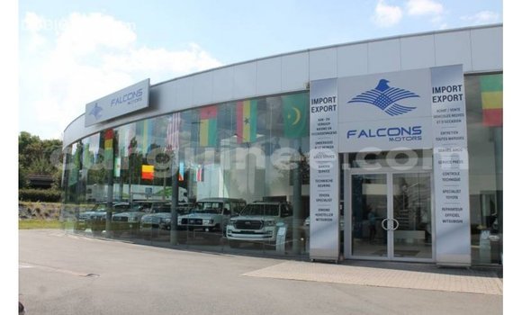 Buy Import Toyota Hilux White Car in Import - Dubai in Conakry Buy Import Toyota Hilux White Car in Import - Dubai in Conakry