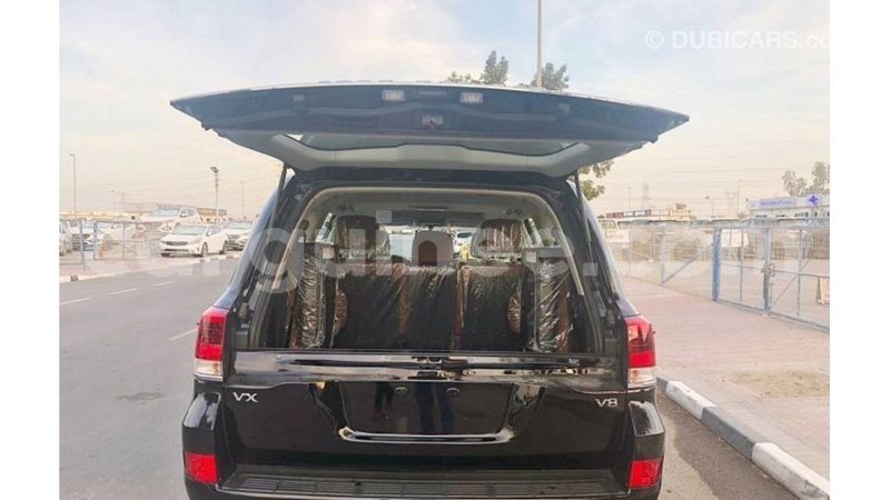 Big with watermark toyota land cruiser conakry import dubai 4925