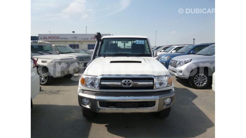 Big with watermark toyota land cruiser conakry import dubai 4929