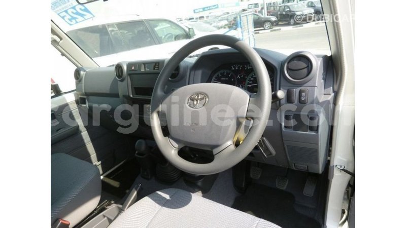 Big with watermark toyota land cruiser conakry import dubai 4929