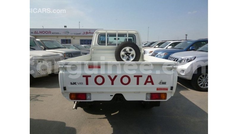 Big with watermark toyota land cruiser conakry import dubai 4929