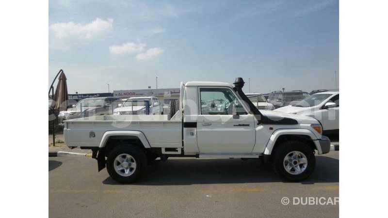 Big with watermark toyota land cruiser conakry import dubai 4929