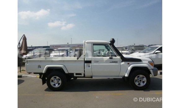 Buy Import Toyota Land Cruiser White Car in Import - Dubai in Conakry Buy Import Toyota Land Cruiser White Car in Import - Dubai in Conakry