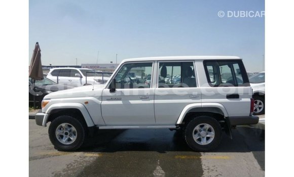 Buy Import Toyota Land Cruiser White Car in Import - Dubai in Conakry Buy Import Toyota Land Cruiser White Car in Import - Dubai in Conakry