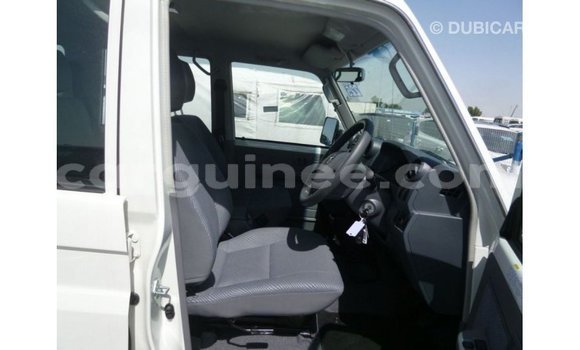 Buy Import Toyota Land Cruiser White Car in Import - Dubai in Conakry Buy Import Toyota Land Cruiser White Car in Import - Dubai in Conakry