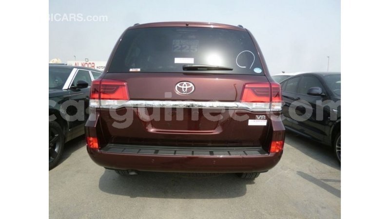 Big with watermark toyota land cruiser conakry import dubai 4932