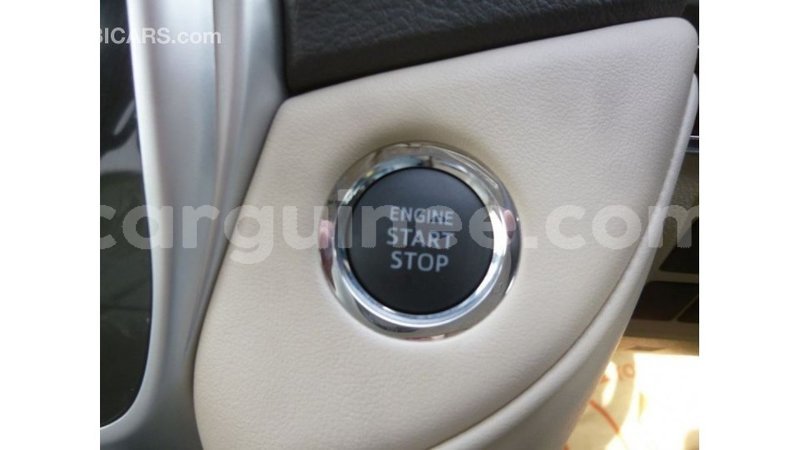 Big with watermark toyota land cruiser conakry import dubai 4932