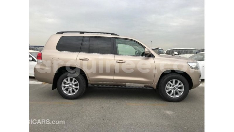 Big with watermark toyota land cruiser conakry import dubai 4935