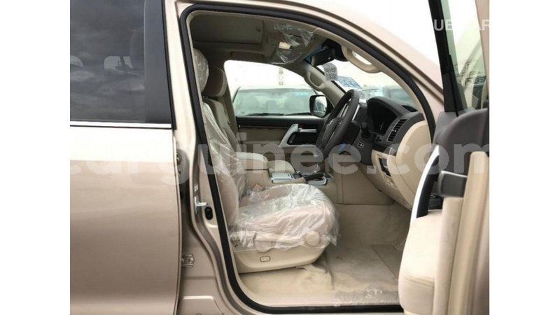 Big with watermark toyota land cruiser conakry import dubai 4935