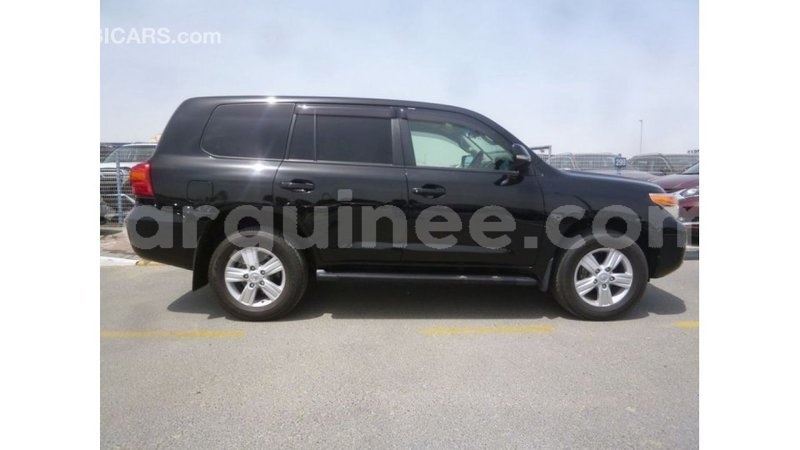 Big with watermark toyota land cruiser conakry import dubai 4936