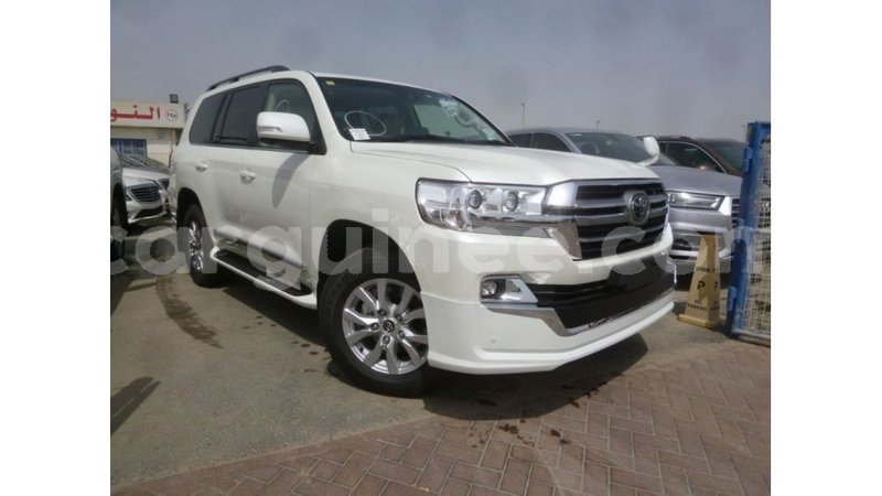 Big with watermark toyota land cruiser conakry import dubai 4937