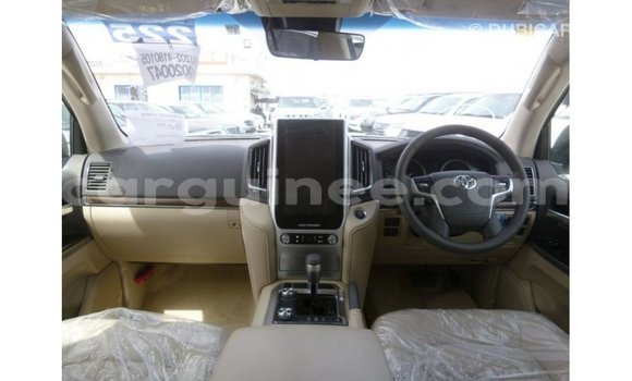 Buy Import Toyota Land Cruiser White Car in Import - Dubai in Conakry Buy Import Toyota Land Cruiser White Car in Import - Dubai in Conakry
