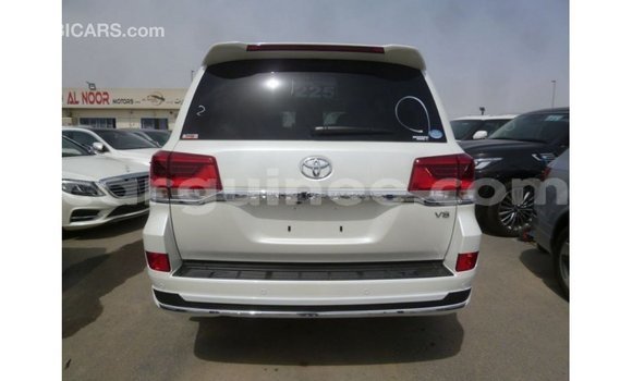 Buy Import Toyota Land Cruiser White Car in Import - Dubai in Conakry Buy Import Toyota Land Cruiser White Car in Import - Dubai in Conakry