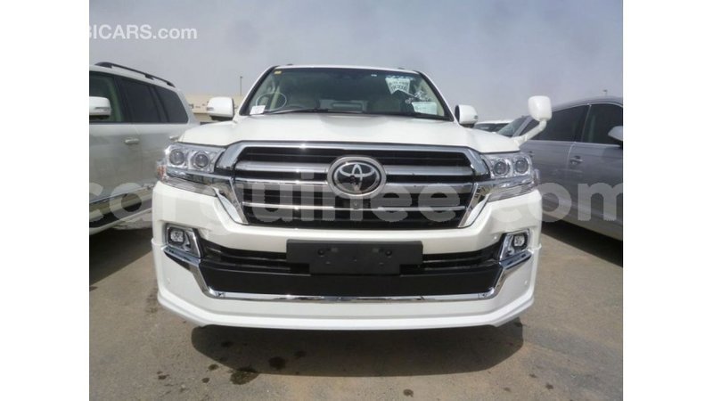 Big with watermark toyota land cruiser conakry import dubai 4937