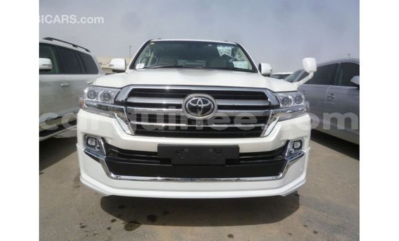 Buy Import Toyota Land Cruiser White Car in Import - Dubai in Conakry Buy Import Toyota Land Cruiser White Car in Import - Dubai in Conakry