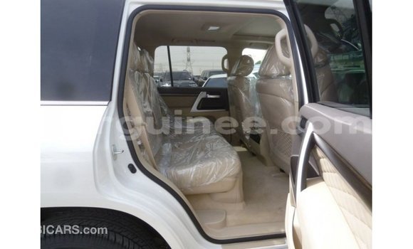 Buy Import Toyota Land Cruiser White Car in Import - Dubai in Conakry Buy Import Toyota Land Cruiser White Car in Import - Dubai in Conakry