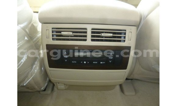 Buy Import Toyota Land Cruiser White Car in Import - Dubai in Conakry Buy Import Toyota Land Cruiser White Car in Import - Dubai in Conakry