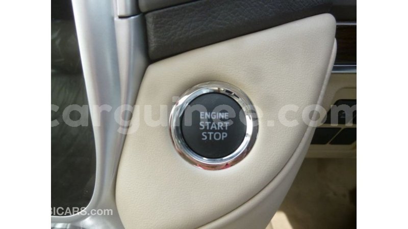 Big with watermark toyota land cruiser conakry import dubai 4937