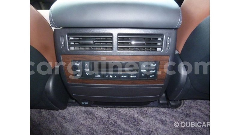 Big with watermark toyota land cruiser conakry import dubai 4939