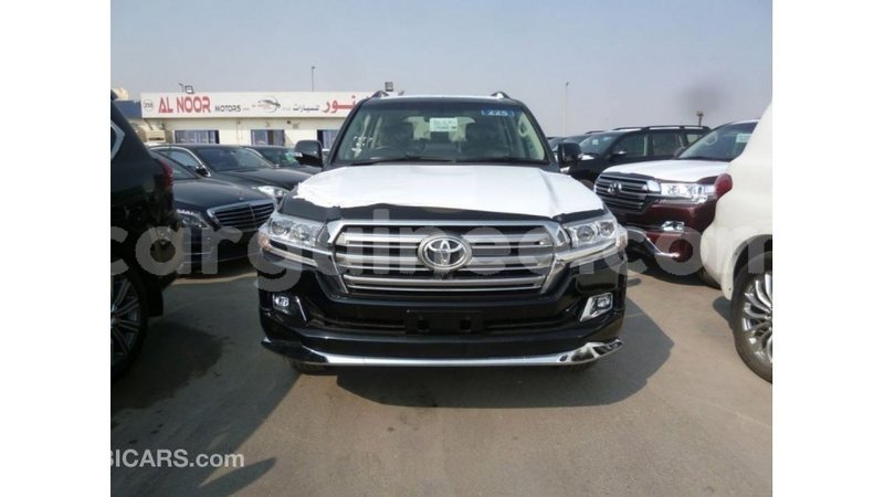 Big with watermark toyota land cruiser conakry import dubai 4941