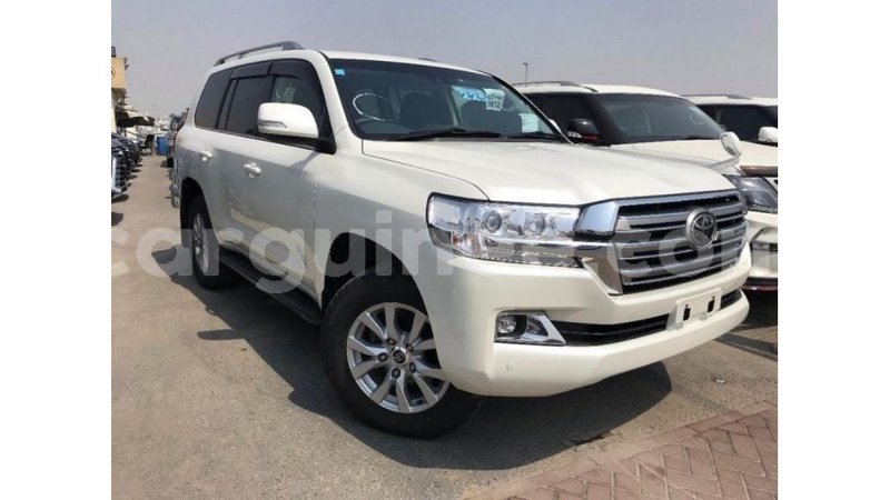 Big with watermark toyota land cruiser conakry import dubai 4943