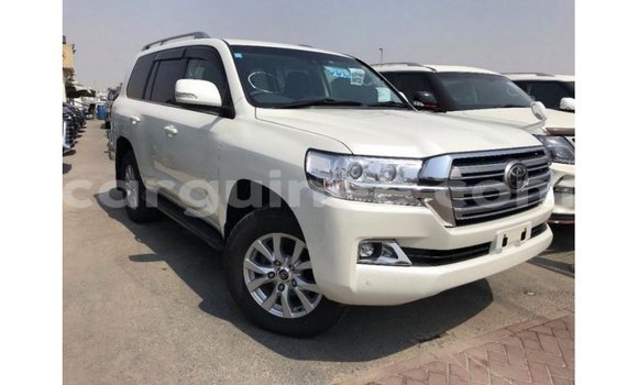 Buy Import Toyota Land Cruiser White Car in Import - Dubai in Conakry Buy Import Toyota Land Cruiser White Car in Import - Dubai in Conakry