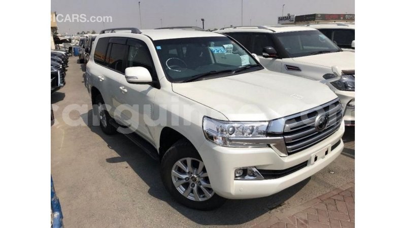 Big with watermark toyota land cruiser conakry import dubai 4943